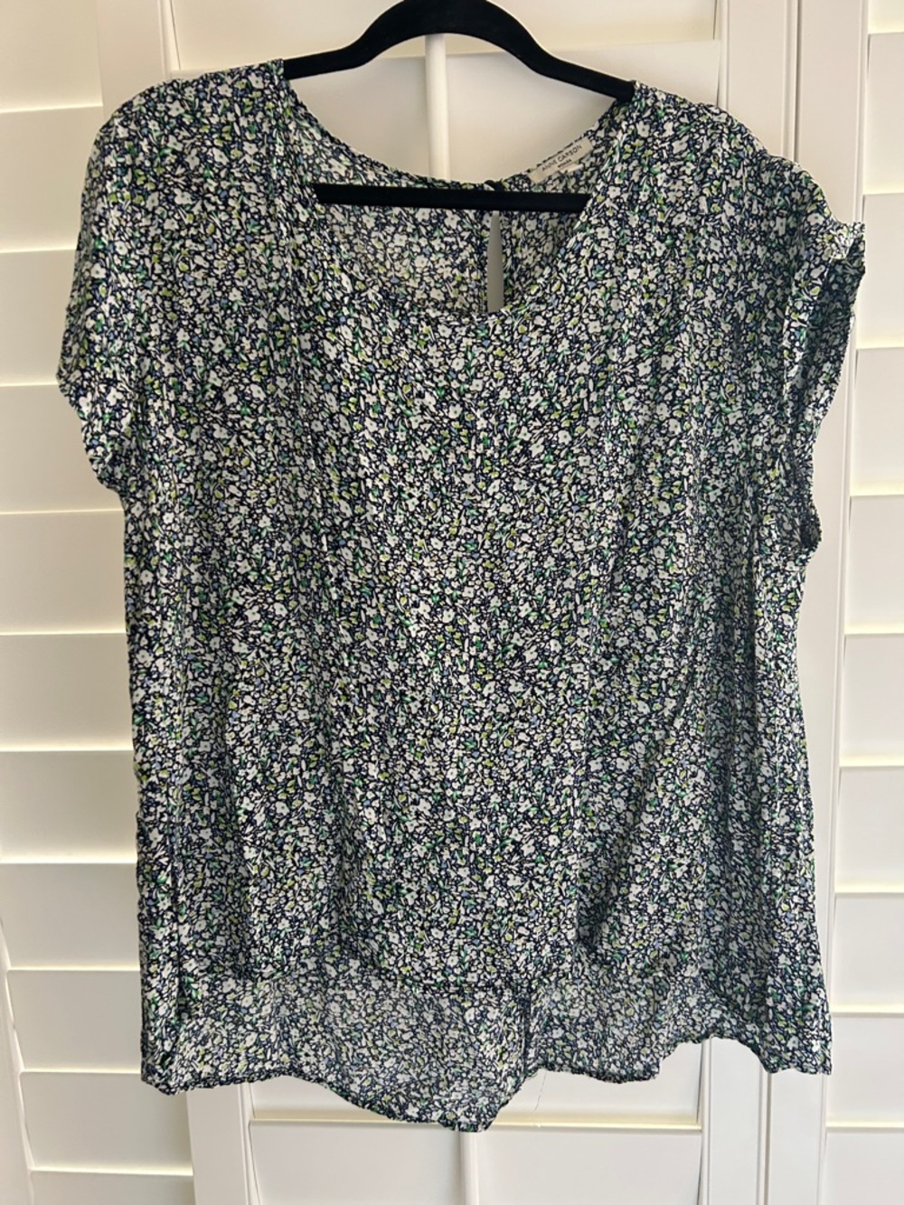 Anne Carson Navy Floral Short Sleeve Blouse with Green and White Accents